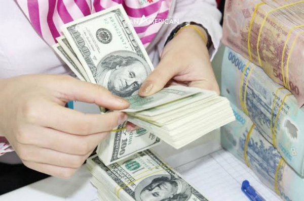 Mang bao nhiêu tiền mặt khi nhập cảnh Mỹ là hợp lý?