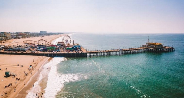 Bãi biển Santa Monica và những trải nghiệm thư giãn