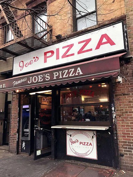 Tiệm pizza lâu đời kiểu cổ điển ở New York