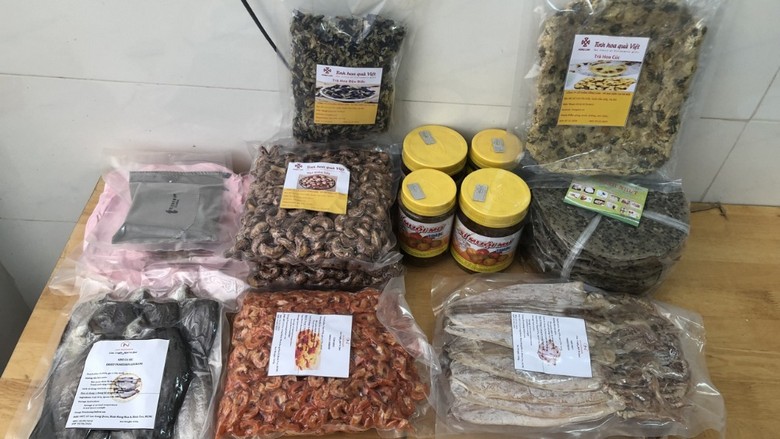 Mực khô, tôm khô, hạt điều rang và cà phê đóng gói được phép mang theo